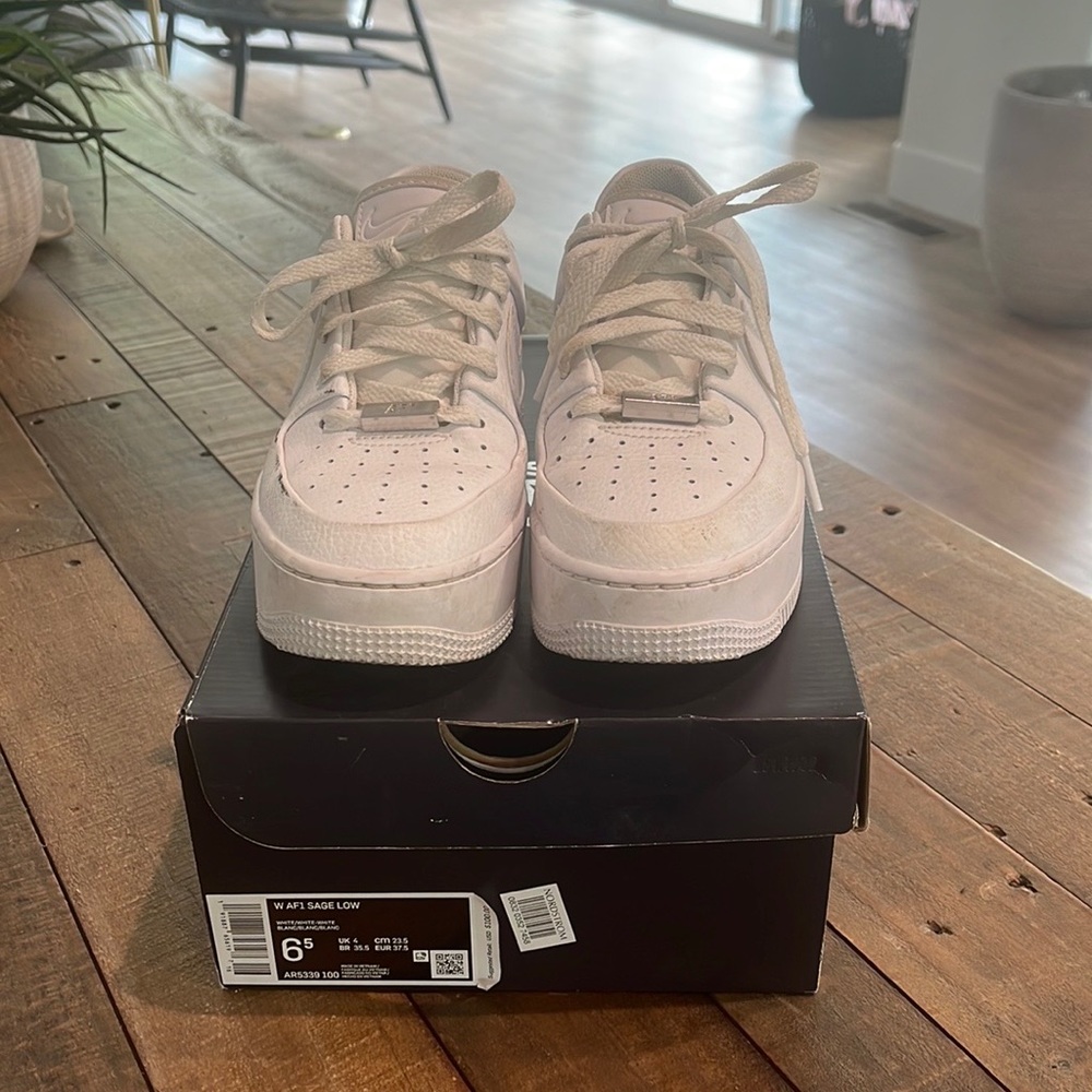 Size 6.5 Women’s Air Force 1 Sage Low